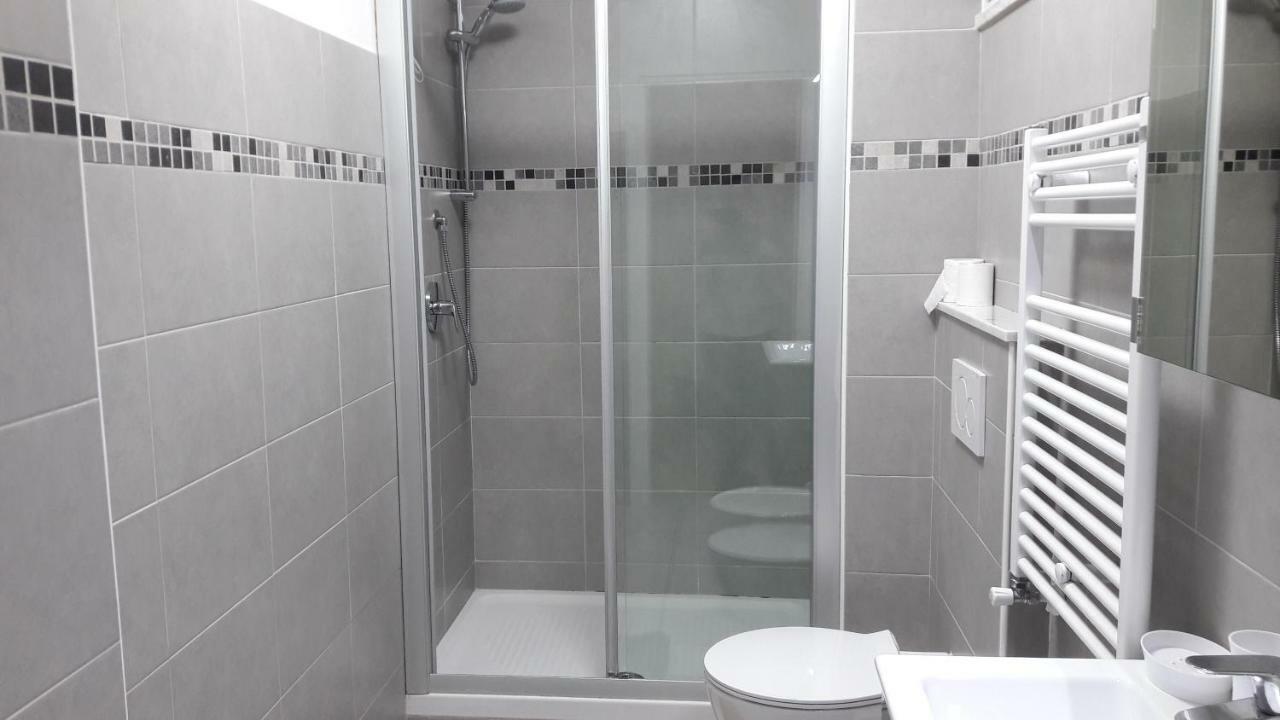 דירות ואדו-ליגורה Residenza Lux Fronte Mare מראה חיצוני תמונה